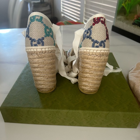 💚Authentic Gucci wedges size 6 - Picture 2 of 7